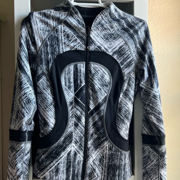 RARE Reversible Lululemon Jacket - Picture 1 of 6